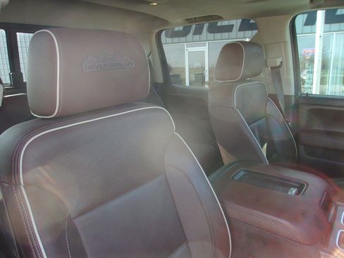 Used 2016 Chevrolet Silverado 1500 High Country w/ High Country Premium Package AWD/4WD image 12