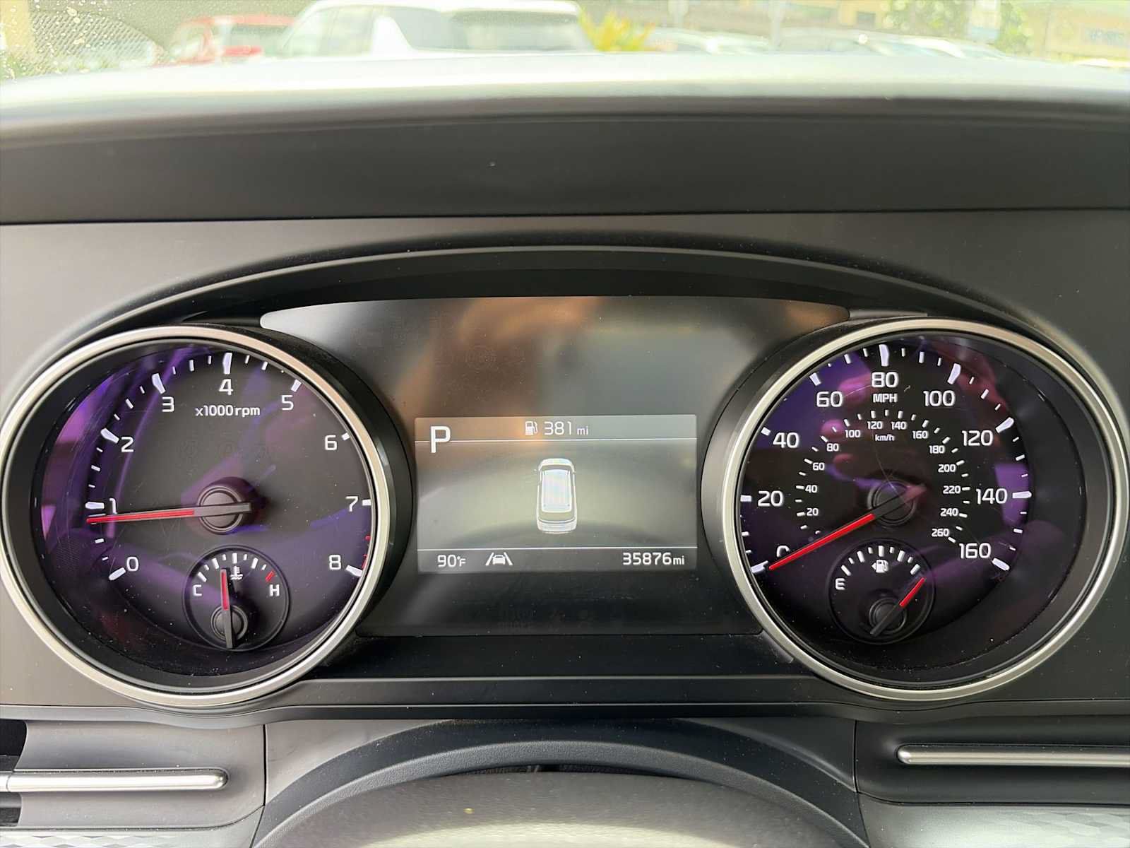 Used 2024 Kia Carnival LX FWD image 10