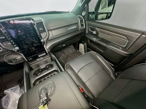Used 2025 RAM 3500 Laramie image 11