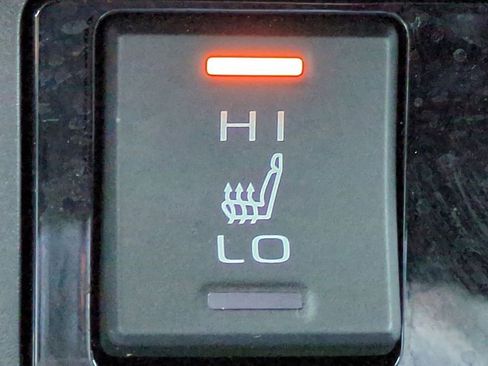 Used 2022 Toyota RAV4 XLE Premium image 24