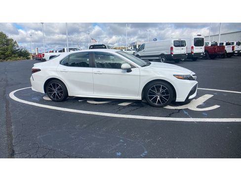 Used 2021 Toyota Camry SE image 25