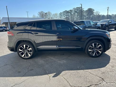 Used 2024 Volkswagen Atlas Cross Sport SEL R-Line AWD/4WD image 5