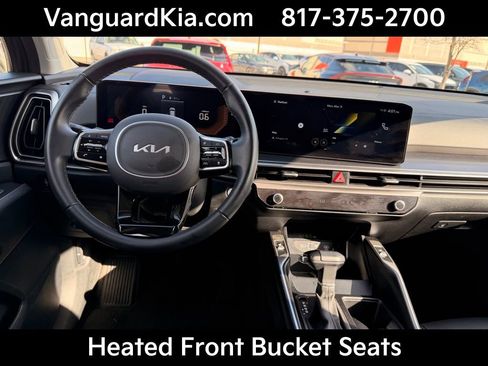 Certified 2025 Kia Sorento S FWD image 16
