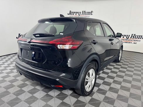 Used 2024 Nissan Kicks S FWD image 7
