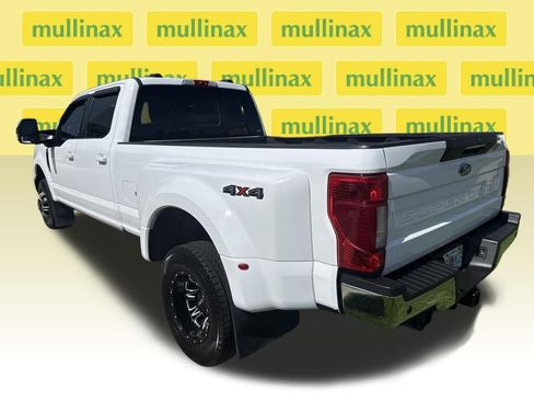 Used 2022 Ford F350 Lariat w/ Lariat Ultimate Package AWD/4WD image 3