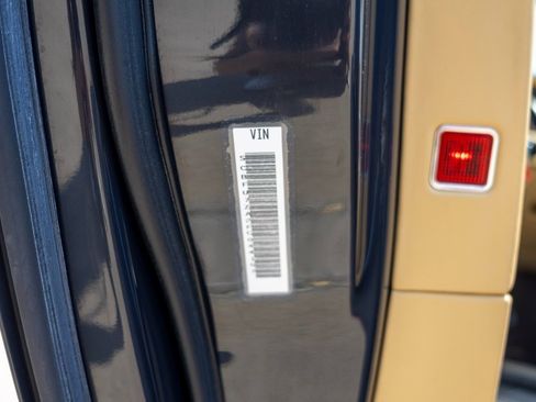 Used 2015 Bentley Continental GT image 25