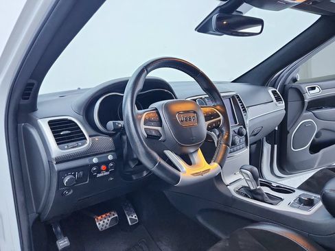 Used 2018 Jeep Grand Cherokee Trackhawk AWD/4WD image 17