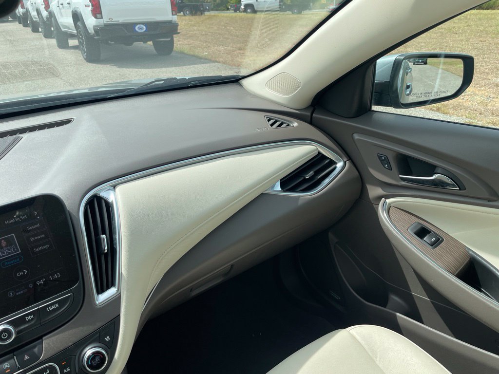 Used 2024 Chevrolet Malibu LT FWD image 30