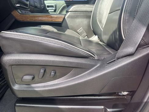 Used 2019 Chevrolet Silverado 2500 High Country w/ Duramax Plus Package image 17