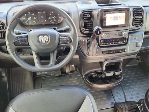 Used 2025 RAM ProMaster 2500 w/ Convenience Group FWD image 12