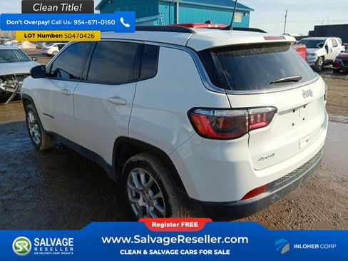 Used 2023 Jeep Compass Latitude AWD/4WD image 3
