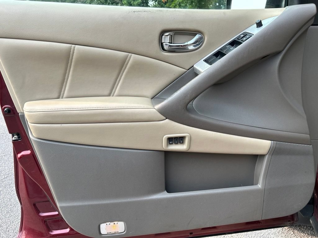 Used 2011 Nissan Murano SL w/ Navigation Pkg AWD/4WD image 12