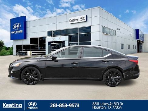 Used 2022 Nissan Altima 2.5 SR w/ Midnight Edition Package FWD image 8