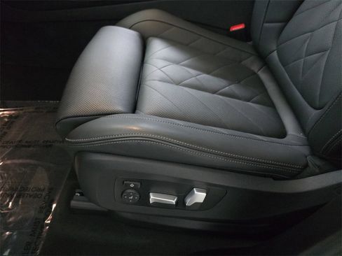 Used 2023 BMW X5 xDrive40i w/ M Sport Package image 30