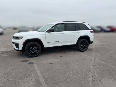 New 2026 Jeep Grand Cherokee Limited w/ Limited Altitude Package image 5