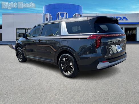 Used 2025 Kia Carnival LXS image 4