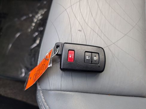 Used 2014 Toyota Prius C Four image 23