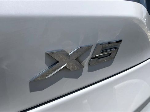 Used 2022 BMW X5 sDrive40i w/ M Sport Package RWD image 10
