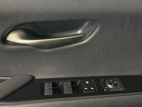 Used 2021 Lexus UX 200 w/ Premium Package FWD image 11