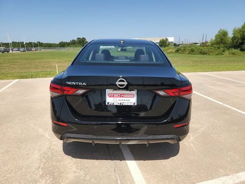 Used 2025 Nissan Sentra SV FWD image 6