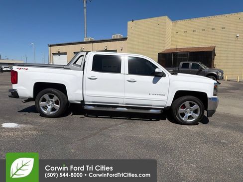 Used 2017 Chevrolet Silverado 1500 LT w/ High Desert Package AWD/4WD image 4