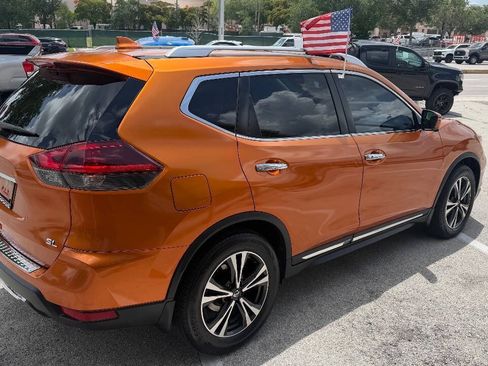 Used 2018 Nissan Rogue SL FWD image 5