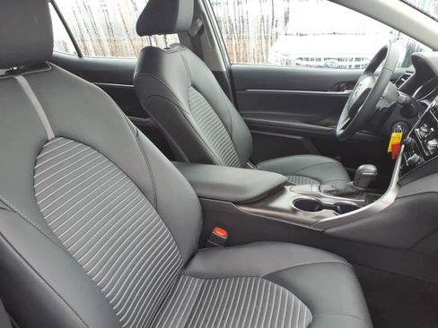 Used 2024 Toyota Camry SE image 20