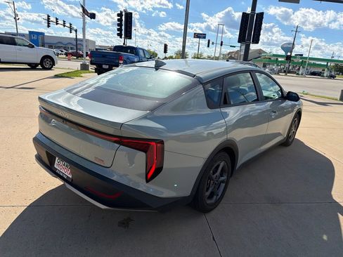 Used 2025 Kia K4 FWD image 5