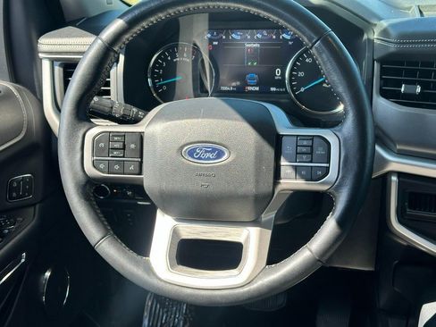 Used 2024 Ford Expedition XLT image 14