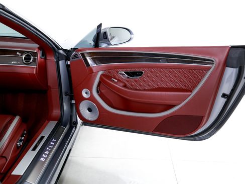 Used 2022 Bentley Continental GT Speed image 21