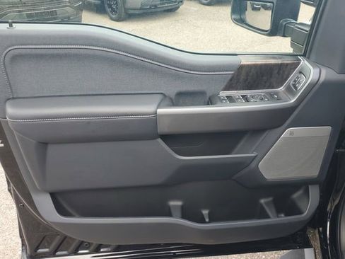 New 2025 Ford F350 Lariat w/ Lariat Ultimate Package image 9