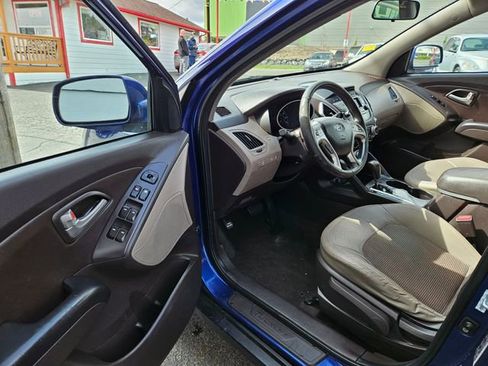 Used 2011 Hyundai Tucson GLS image 10