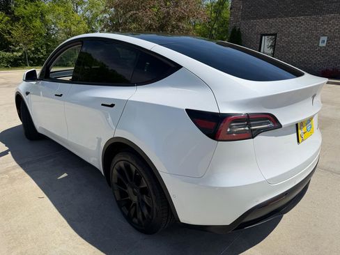 Used 2021 Tesla Model Y Long Range image 7