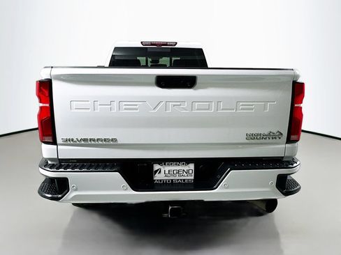 Used 2024 Chevrolet Silverado 3500 High Country w/ High Country Premium Package AWD/4WD image 6