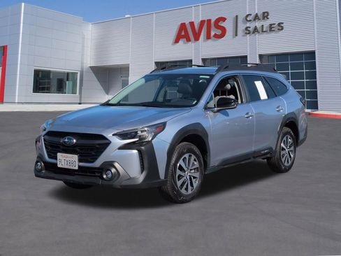 Used 2025 Subaru Outback Premium image 1