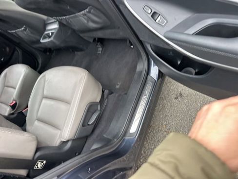 Used 2017 Hyundai Santa Fe Limited AWD/4WD image 13