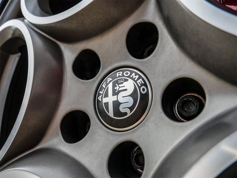 Used 2024 Alfa Romeo Stelvio Ti image 40