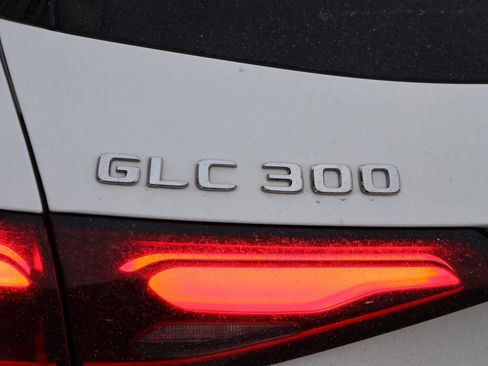 Certified 2025 Mercedes-Benz GLC 300 4MATIC image 9