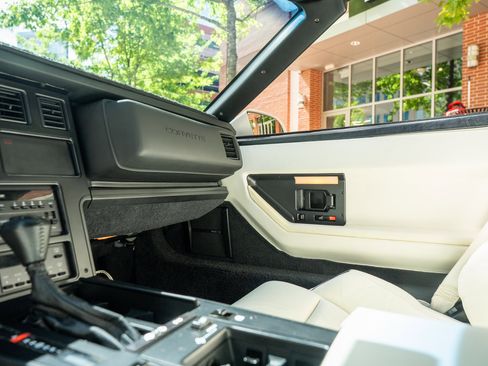 Used 1988 Chevrolet Corvette Coupe image 23