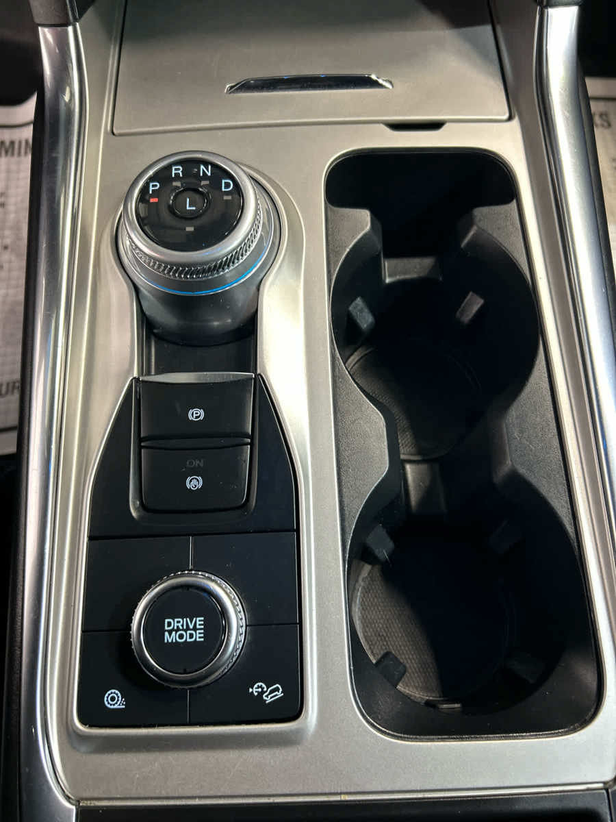 Used 2022 Ford Explorer XLT w/ Equipment Group 202A AWD/4WD image 20