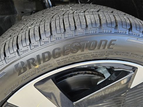 New 2026 Nissan Kicks SR image 15