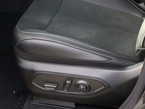 New 2025 Jeep Grand Cherokee Altitude AWD/4WD image 13