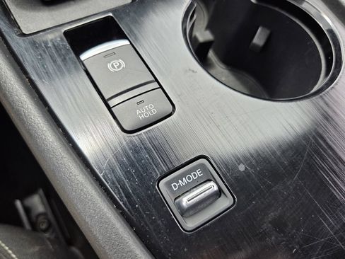 Used 2023 Nissan Rogue S FWD image 21