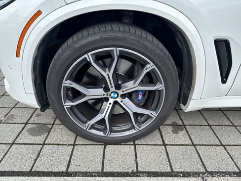 Used 2019 BMW X5 xDrive50i w/ M Sport Package AWD/4WD image 9