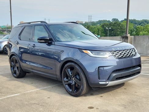 Certified 2025 Land Rover Discovery S image 10