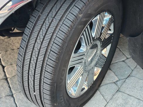 Used 2003 Lincoln Town Car Cartier image 53