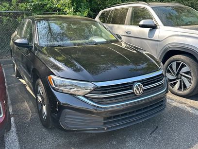 Used 2024 Volkswagen Jetta SE w/ Panoramic Sunroof Package