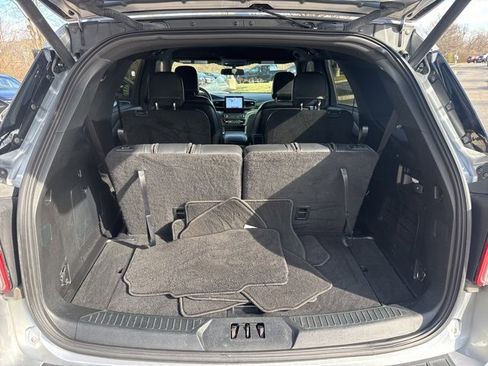 Used 2020 Ford Explorer XLT w/ Equipment Group 202A image 36