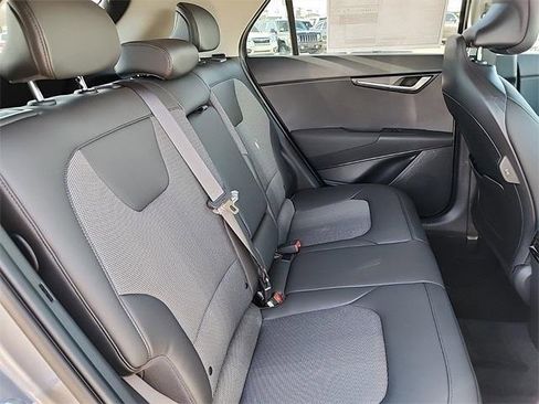 New 2025 Kia Niro EX image 18