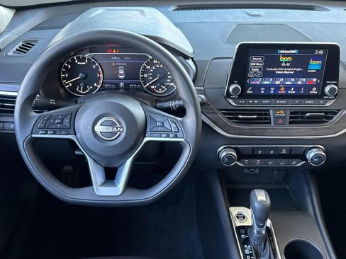 Used 2025 Nissan Altima 2.5 SV FWD image 26